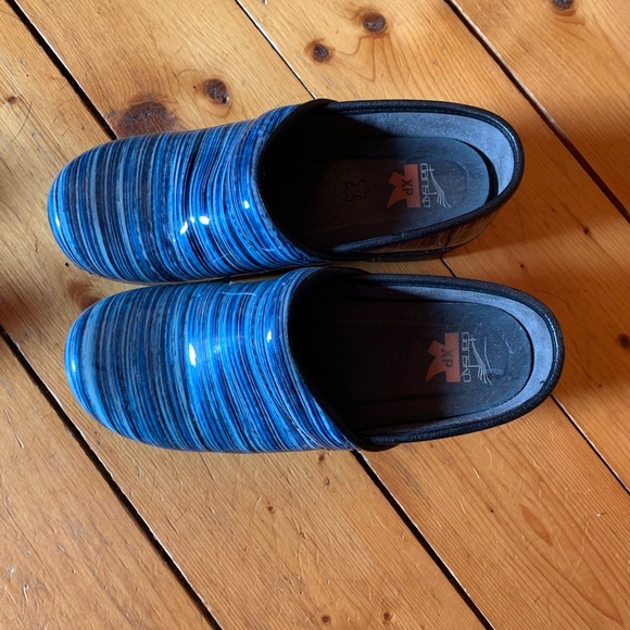 Dansko XP Clog - Picture 1 of 3